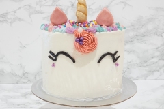 Unicorn - Mini Vanilla Cake with Vanilla Swiss Meringue Buttercream