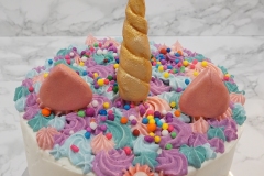 Unicorn - Mini Vanilla Cake with Vanilla Swiss Meringue Buttercream