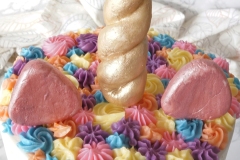 Unicorn - Vanilla Cake filled with Strawberry Compote