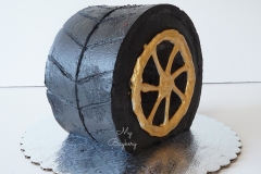 Wheel - Matcha Cake with Red Bean Swiss Meringue Buttercream