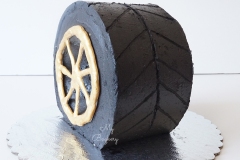 Wheel - Matcha Cake with Red Bean Swiss Meringue Buttercream