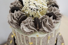 Chocolate Cake filled with Oreo Swiss Meringue Buttercream + crushed Oreo. Covered with Oreo Swiss Meringue Buttercream